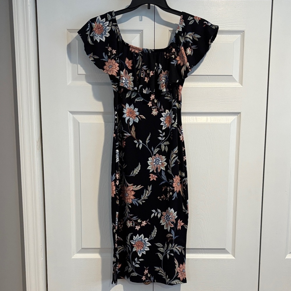 KTK RUFFLE TOP FLORAL DRESS in Black Size Large